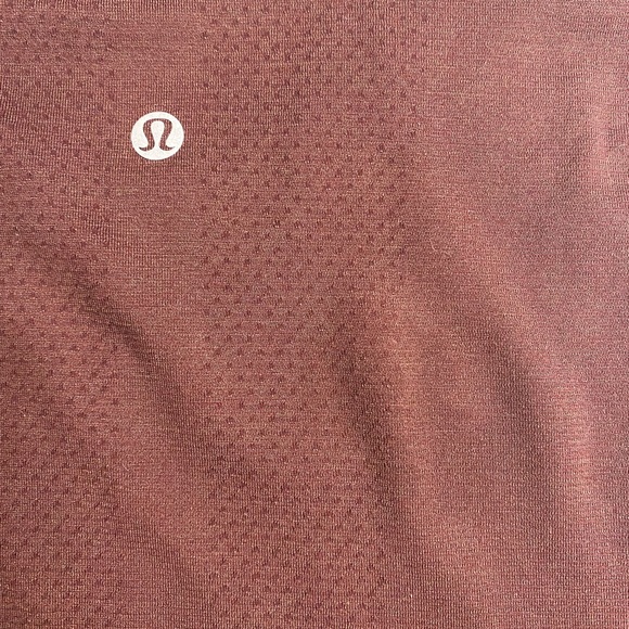 Burgundy Muscle Tank Lululemon size 6 - Picture 6 of 6
